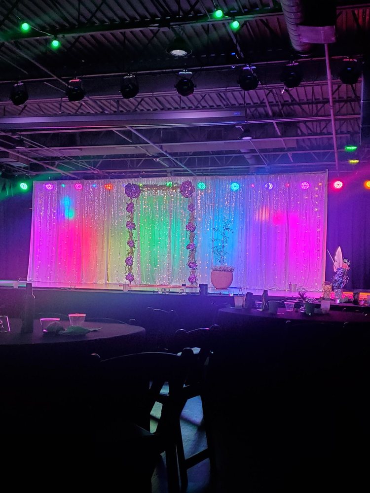 TAK MUSIC VENUE Updated September 2024 14 Photos 1710 Center Ave