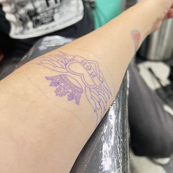 American Dream Tattoo Studio - Mom's tattoo - Tattoo Near Me - Covina, California American Dream Tattoo Studio - Mom's tattoo - Tattoo Near Me - Covina, California
