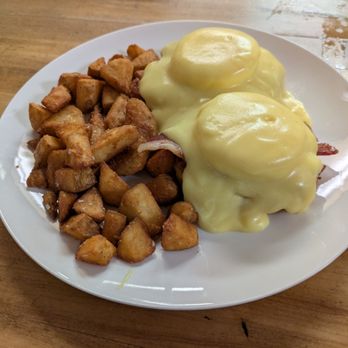 Country Cafe - Eggs benedict - Cafes Near Me - North Pole, Alaska Country Cafe - Eggs benedict - Cafes Near Me - North Pole, Alaska