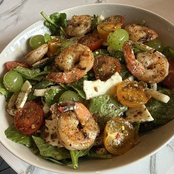 Makario Coffee Roasters - Shrimp udon salad - Coffee & Tea Near Me - Everett, Washington