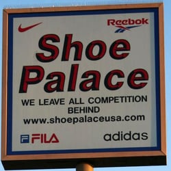 Shoe Palace - Big sign.