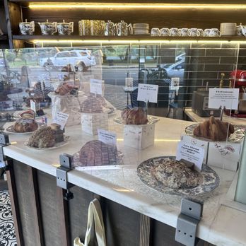 Vavin Dessert Bar - Inside counter - Bakeries Near Me - Honolulu, Hawaii Vavin Dessert Bar - Inside counter - Bakeries Near Me - Honolulu, Hawaii
