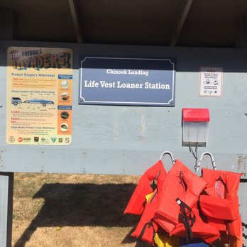 Chinook Landing - Honor system life jackets - Parks Near Me - Fairview, Oregon