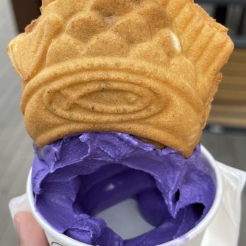 Devil & Angel Desserts - Wow $7 for an ice cream... at least you can fill it up instead of leaving it hollow - Bubble Tea Near Me - Concord, California