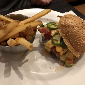 Turtle Jack's - Hell-of-a-burger - American Near Me - Niagara Falls, Ontario