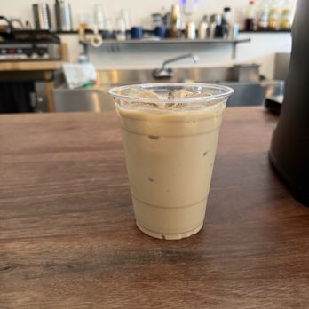 Mechanic Coffee - Iced vanilla latte - Coffee & Tea Near Me - Verona, Pennsylvania