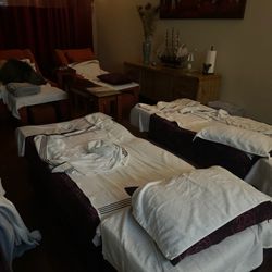 Sapphire Spa - Our Room Had Six Beds In It
