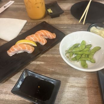 405 Thai & Sushi - Sushi Bars Near Me - North Hills, California