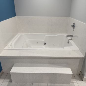 Royale Inn - King Room With Spa Bath - Hotels Near Me - Rosemead, California Royale Inn - King Room With Spa Bath - Hotels Near Me - Rosemead, California