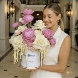 Miami Flower Delivery - Luxury pink and ivory hand-tied bouquet -- perfect gift for romantic moments in a premium hotel lobby, Miami