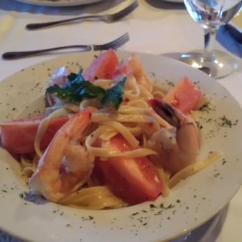 Ciao Bella - Fettuccine Al Gamberi -Homemade fettuccine with shrimp, garlic, basil, and fresh plum tomatoes. - Italian Near Me - Monticello, New York Ciao Bella - Fettuccine Al Gamberi -Homemade fettuccine with shrimp, garlic, basil, and fresh plum tomatoes. - Italian Near Me - Monticello, New York