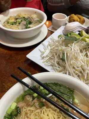 Pho & Cafe Anh Hong by null