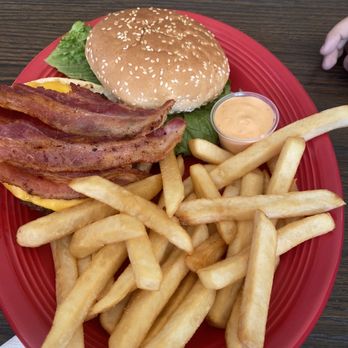Gloria's Kitchen - Hamburger - Mexican Near Me - Ventura, California Gloria's Kitchen - Hamburger - Mexican Near Me - Ventura, California