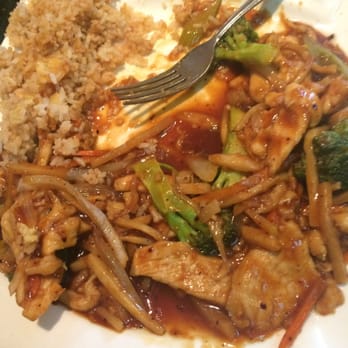 China River - Garlic chicken with fried rice - Chinese Near Me - Humble, Texas