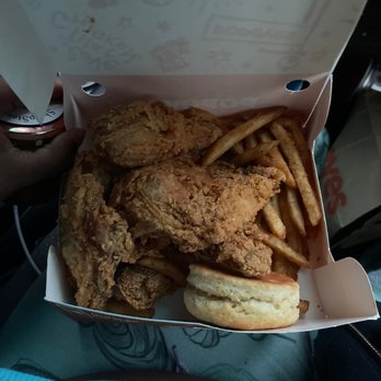 Popeyes Louisiana Kitchen - Fast Food Near Me - Howell, New Jersey Popeyes Louisiana Kitchen - Fast Food Near Me - Howell, New Jersey