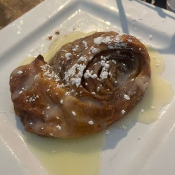 Surfside Rooster - Croissant cinnamon roll - American Near Me - Ocean City, Maryland