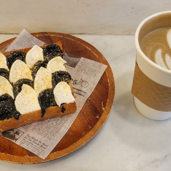 Davelle - Black sesame toast and hojicha latte - Japanese Near Me - New York, New York Davelle - Black sesame toast and hojicha latte - Japanese Near Me - New York, New York