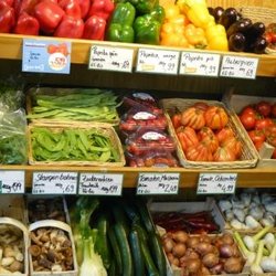 Die Flocke Naturkost - Die Flocke Naturkost, Bioladen in Freiburg, Stadtteil Littenweiler, Biogemüse - vieles davon direkt aus der Region