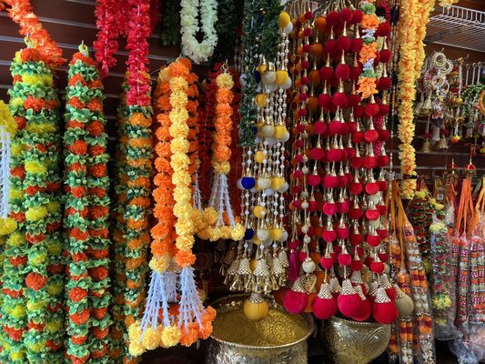 VIVEK FLOWERS - Updated August 2024 - 44 Photos - 1734 Oak Tree Rd