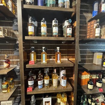 Irish Whiskey Museum - Gift Shop - Historical Tours Near Me - Dublin, D