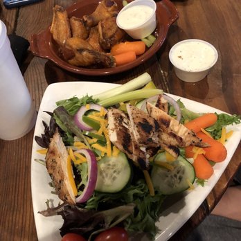 303 Jefferson - Side salad and wings - Cajun/Creole Near Me - Clinton, Mississippi