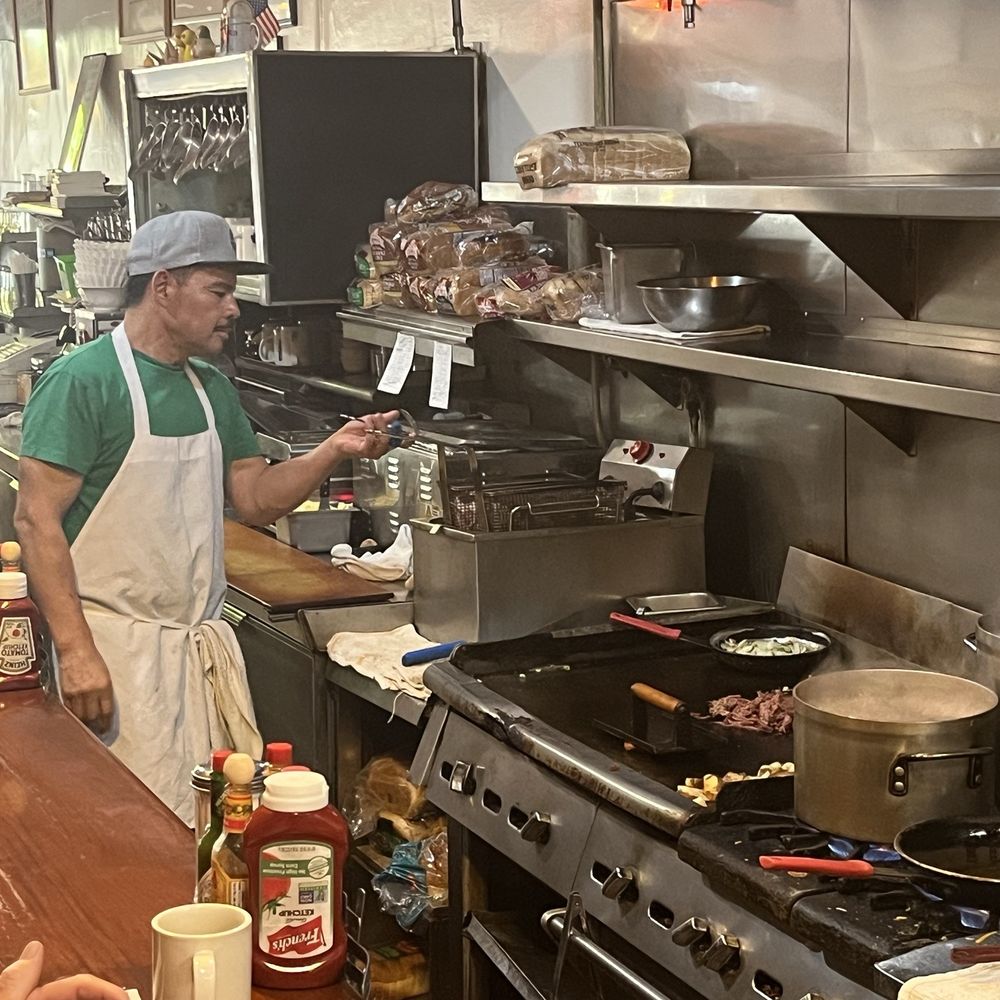 Lundy's Home Cooking - Breakfast getting made - Diners Near Me - San Rafael, California Lundy's Home Cooking - Breakfast getting made - Diners Near Me - San Rafael, California