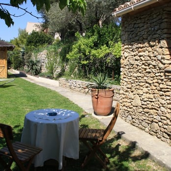 Les Alouettes - La Restanque et son jardin privatif - Vacation Rentals Near Me - Collias, 30