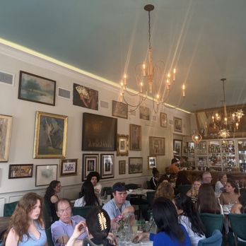 Café Amelie - Inside - Breakfast & Brunch Near Me - New Orleans, Louisiana