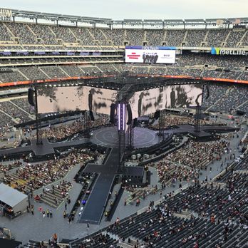 Metlife Stadium - inside stadium, pre show - Stadiums & Arenas Near Me - East Rutherford, New Jersey Metlife Stadium - inside stadium, pre show - Stadiums & Arenas Near Me - East Rutherford, New Jersey