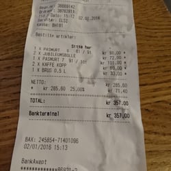 Baker Hansen - Utrolig at noen i det hele tatt spiser her. Prisen er i verdenstoppen. Service på bånn. 120 decibel fra smoothieXhange.