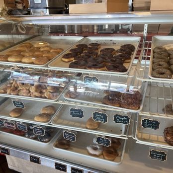 Donut Hutt - Donuts Near Me - Collierville, Tennessee