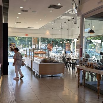 Paris Baguette - Inside of bakery - Coffee & Tea Near Me - San Jose, California Paris Baguette - Inside of bakery - Coffee & Tea Near Me - San Jose, California