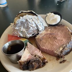 Willow Haven Bar & Grill - Prime Rib that I ordered rare which it is not.
