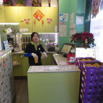 i-Tea - Interior. Very small space. Ordering and pick-up counter. - Desserts Near Me - Oakland, California i-Tea - Interior. Very small space. Ordering and pick-up counter. - Desserts Near Me - Oakland, California