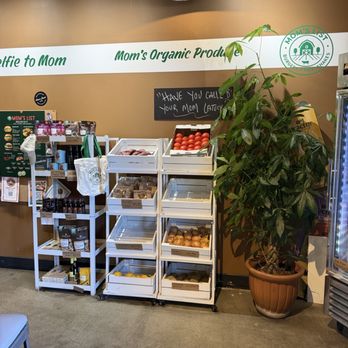 Mom's List - Inside produce - American Near Me - Culver City, California Mom's List - Inside produce - American Near Me - Culver City, California