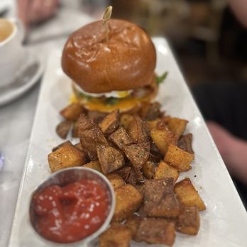 Easy Like Sunday - Fried chicken with house potatoes - Breakfast & Brunch Near Me - Baltimore, Maryland