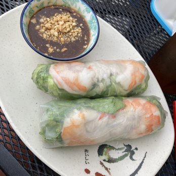 Pho Hong - Goi Cuon spring roll with shrimp and pork - Vietnamese Near Me - Burlington, Vermont Pho Hong - Goi Cuon spring roll with shrimp and pork - Vietnamese Near Me - Burlington, Vermont