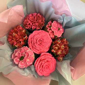 Shakkar Cravings - Cupcake bouquet - Custom Cakes Near Me