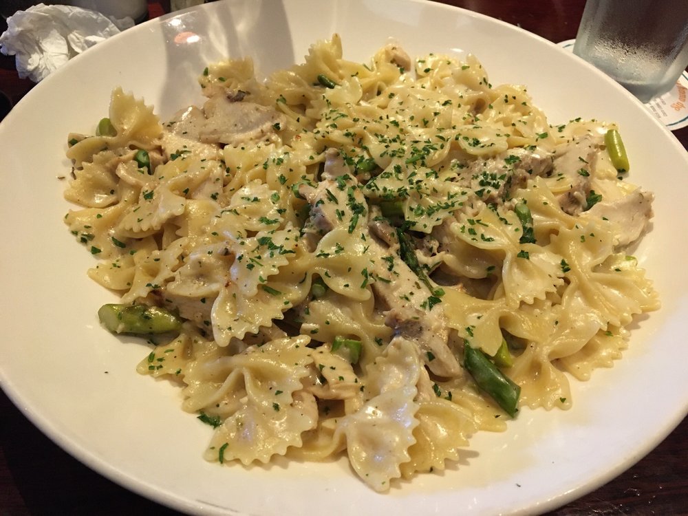 Easy Cheesecake Factory Farfalle with Chicken and Roasted Garlic Recipe