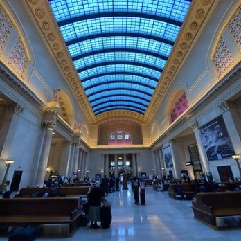 Chicago Union Station - Train Stations Near Me - Chicago, Illinois