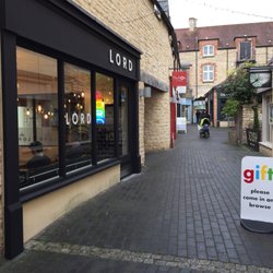 Lord Barber Shop - Side view