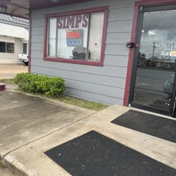 Simps - Hours are incorrect! Took a 30 minute detour and arrived at 5:11, and they were already closed! Such a disappointment.