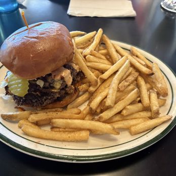 Gunther Toody's - Smashburger and fries - Breakfast & Brunch Near Me - Thornton, Colorado Gunther Toody's - Smashburger and fries - Breakfast & Brunch Near Me - Thornton, Colorado