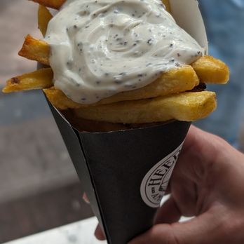 Heertje Friet - Friterie Near Me - Amsterdam, New Hampshire
