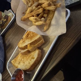 The Owners Box - Grilled cheese with fries - Sports Bars Near Me - Dallas, Texas The Owners Box - Grilled cheese with fries - Sports Bars Near Me - Dallas, Texas