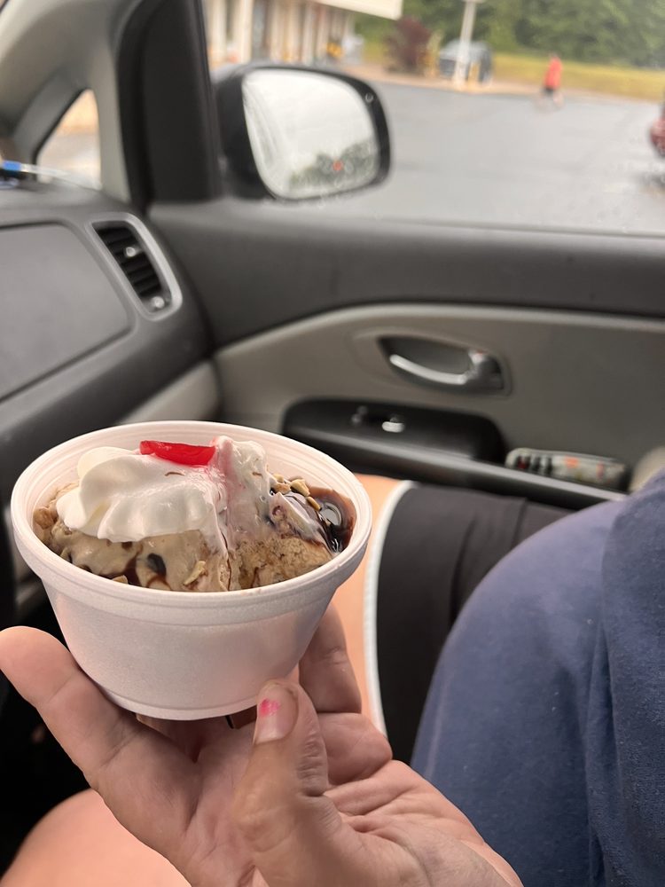 WHISTLE STOP ICE CREAM CABOOSE Updated August 2024 31 Photos & 10 Reviews 2385 E Grand