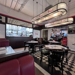 Billy's American Restaurant - Inside