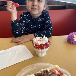 Banana Split & Strawberry Sundae. Banana Split & Strawberry Sundae.