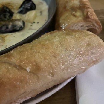 Roe Seafood Restaurant - Baguette - Seafood Near Me - Long Beach, California Roe Seafood Restaurant - Baguette - Seafood Near Me - Long Beach, California
