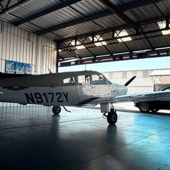 Accelerated Flight School - Flight Instruction Near Me - Van Nuys, California Accelerated Flight School - Flight Instruction Near Me - Van Nuys, California